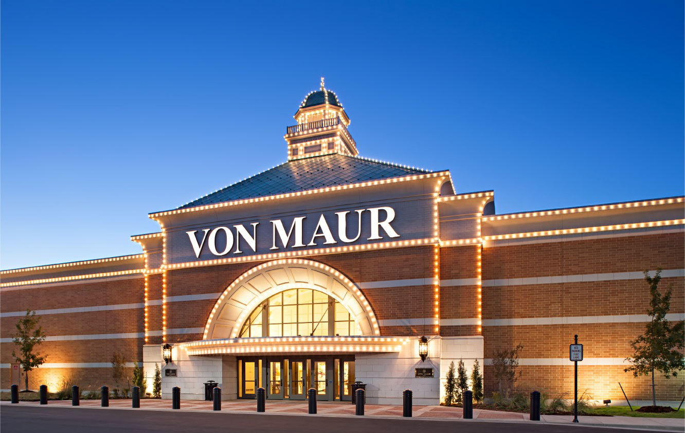 Von Maur at The Corners of Brookfield 3